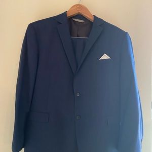 Navy blue Mens Warehouse Suit